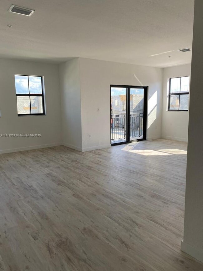 Building Photo - 15520 SW 136th St