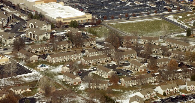 Aerial Photo - Villas at Autumn Bend