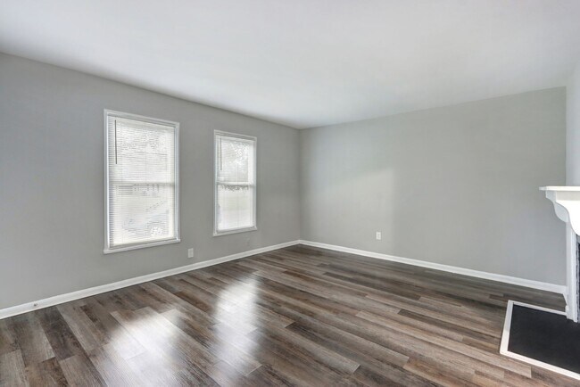 Foto del edificio - Large 3BR/2BA East Savannah House For Rent