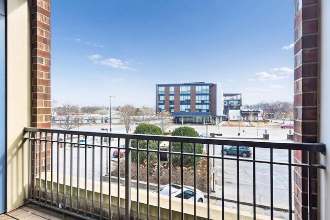 Foto del edificio - 4525 Park Commons Dr