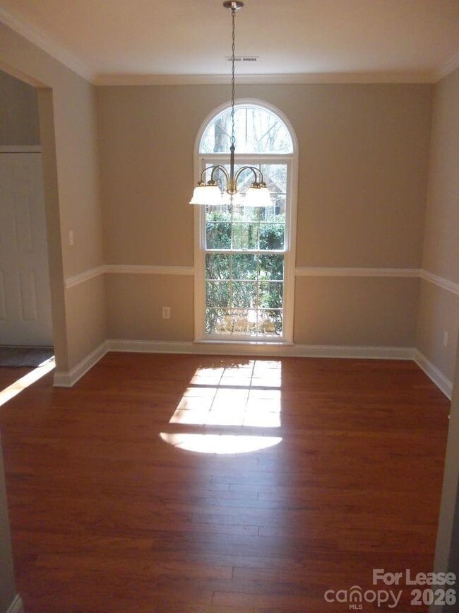 Foto del edificio - 6223 Hickory Cove Ln