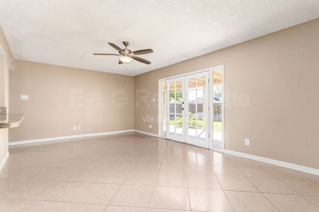 Building Photo - 1049 E Carter Dr