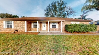 Building Photo - 12947 Tree Wy Ct N