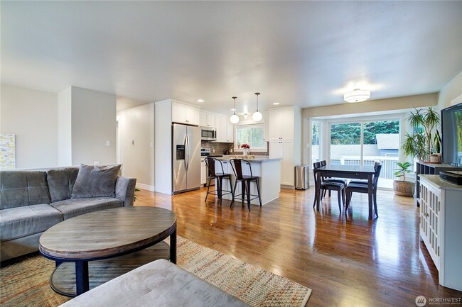 Foto del edificio - 4Bd/2Ba Renton House