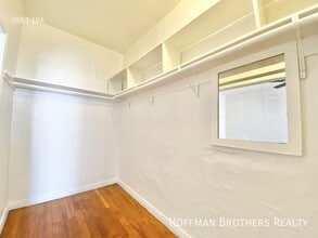 Building Photo - 4852 Rosewood Ave