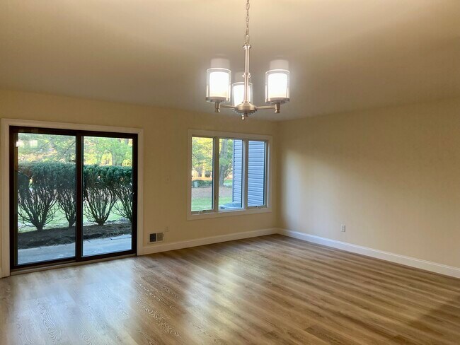 Foto del edificio - 149 Dickinson Ln