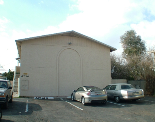 Building Photo - Desert Eagle Apartments