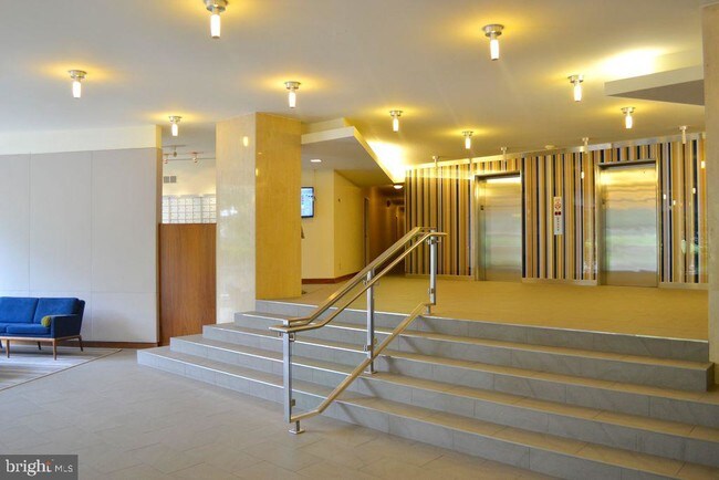 Foto del edificio - 4200 Cathedral Ave NW