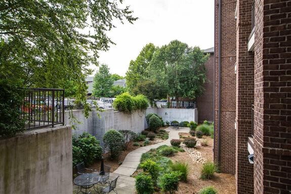 Building Photo - 2 Bedroom Corner Condo
