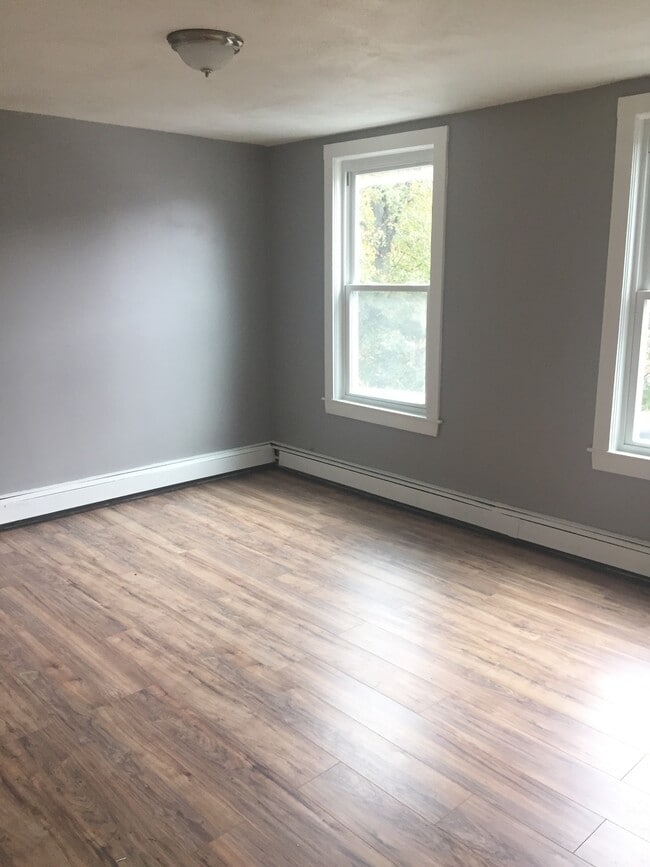 Foto del edificio - 33 Poplar St