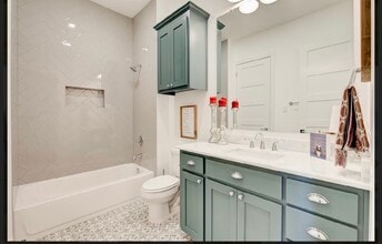 Building Photo - 853 Edgefield Rd