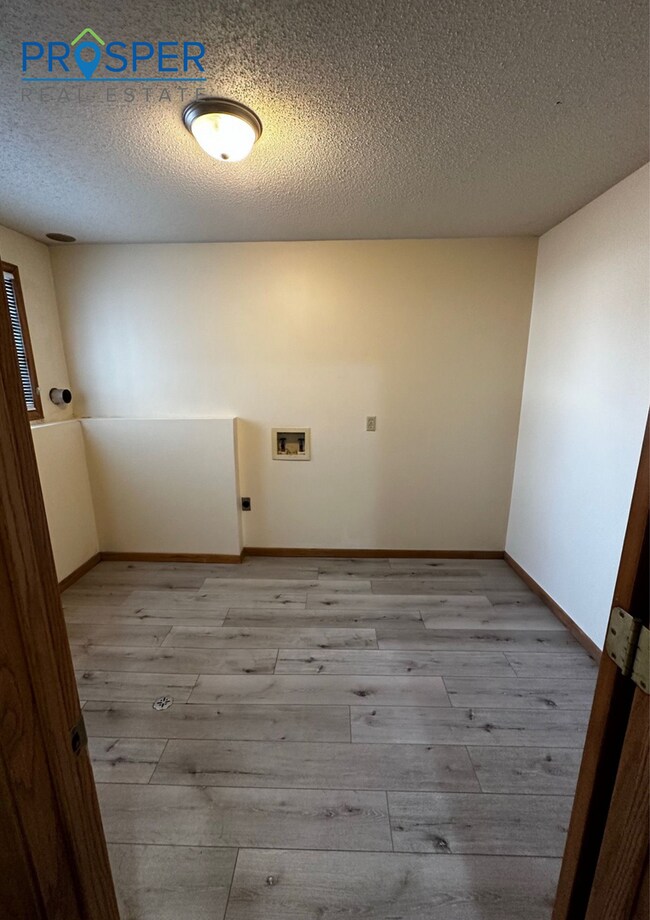 Foto del edificio - 3 Bedroom Unit Located Near Oakwood Mall