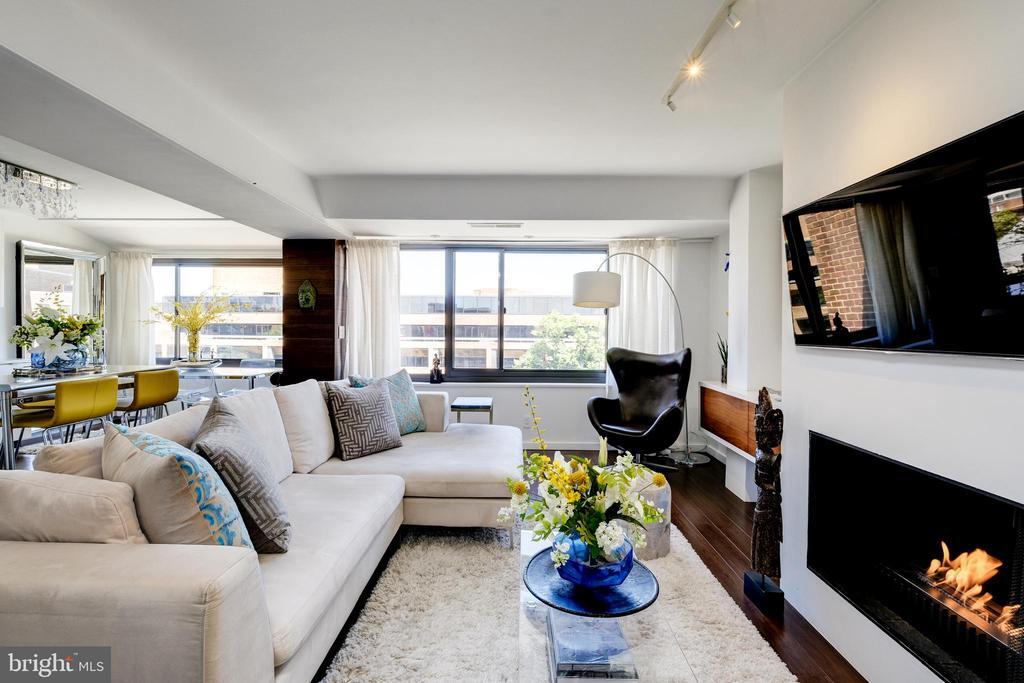 Foto principal - 1077 30th St NW