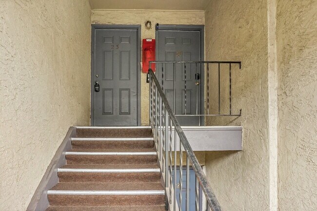 Foto del edificio - $1,245.95 - 2 Bed, 1 Bath Apartment in Co Springs with Pool and Clubhouse Access!