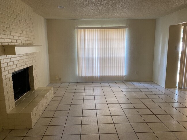 Foto del edificio - Arlington 3/2.5/2 duplex coming soon.
