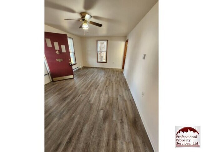 Foto del edificio - Country Living Near Commuter Routes