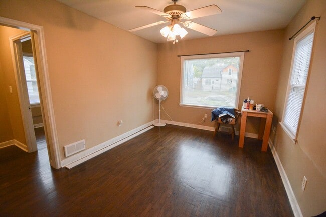 Foto del edificio - Homey House Near Goose Egg Park Available ...