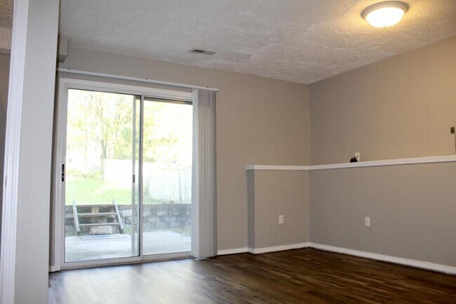 Foto del edificio - 11536 N Oak Trfwy