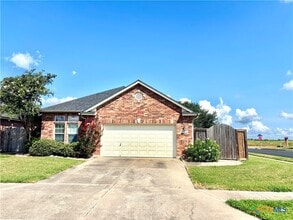 Building Photo - 310 Yosemite Dr