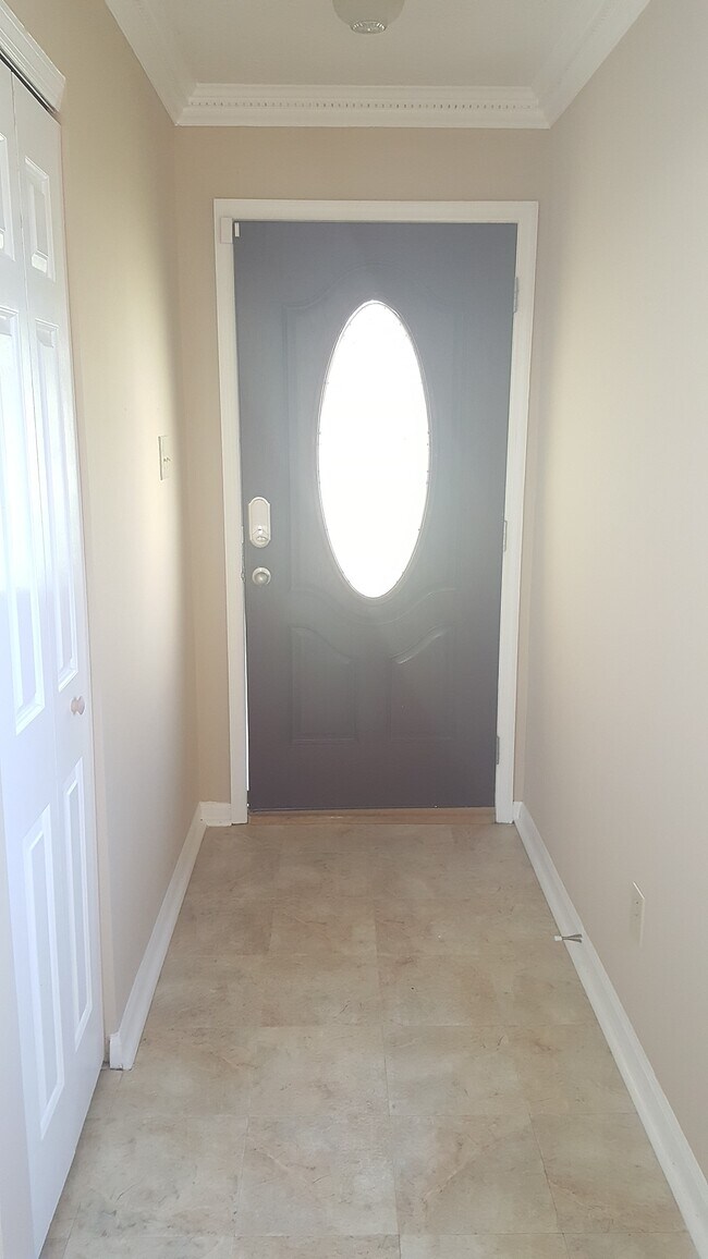 Building Photo - 3441 Royal Wood Rd