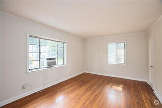 Building Photo - 1337 Briarwood Dr NE