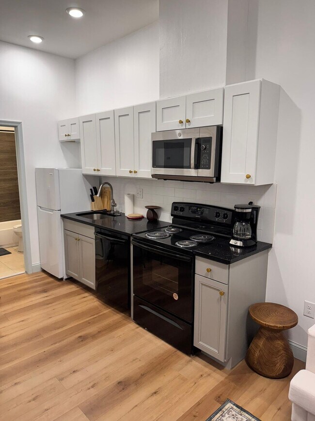 Foto del edificio - 1384 Ridge Ave