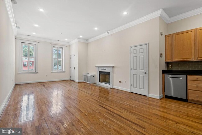 Building Photo - 1426 11th St NW