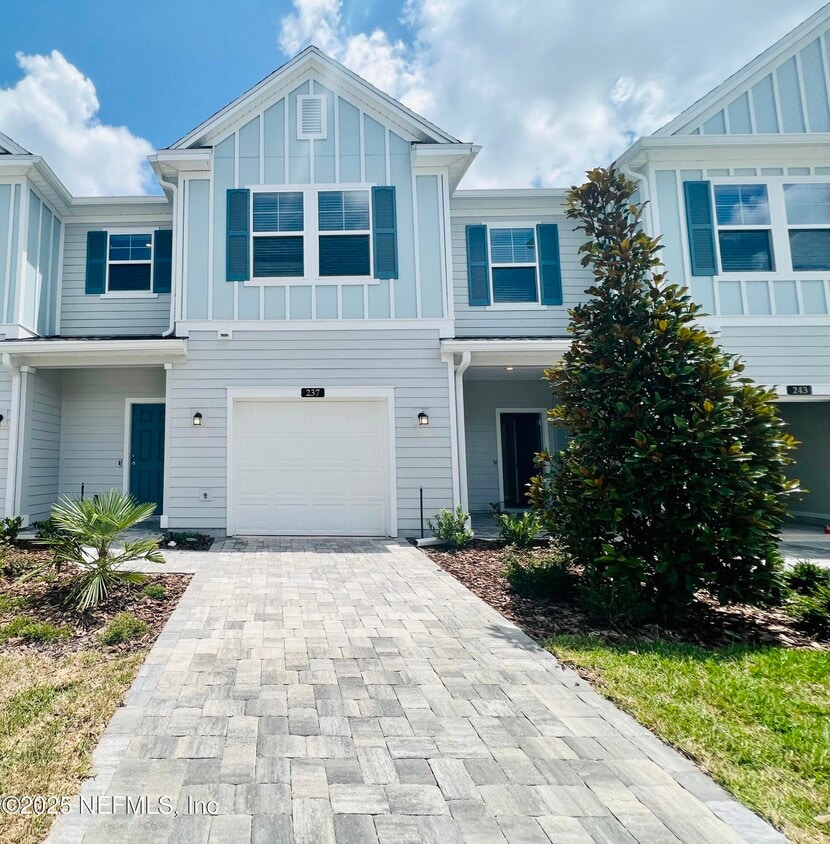 Primary Photo - 237 Boracay Cir