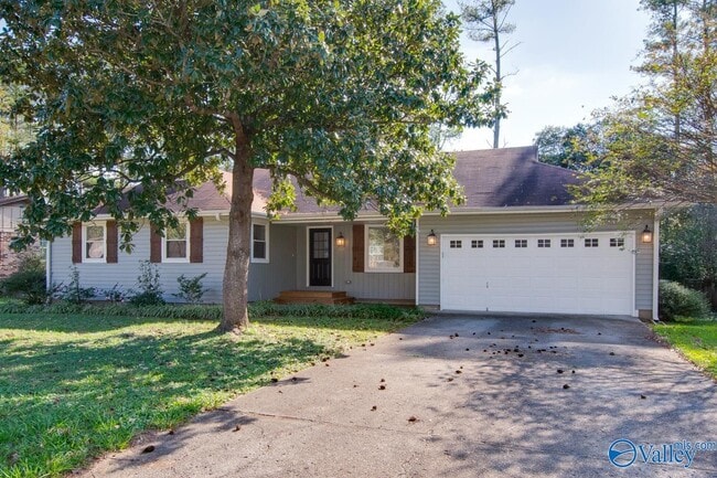 Building Photo - 2211 Cecille Dr SW