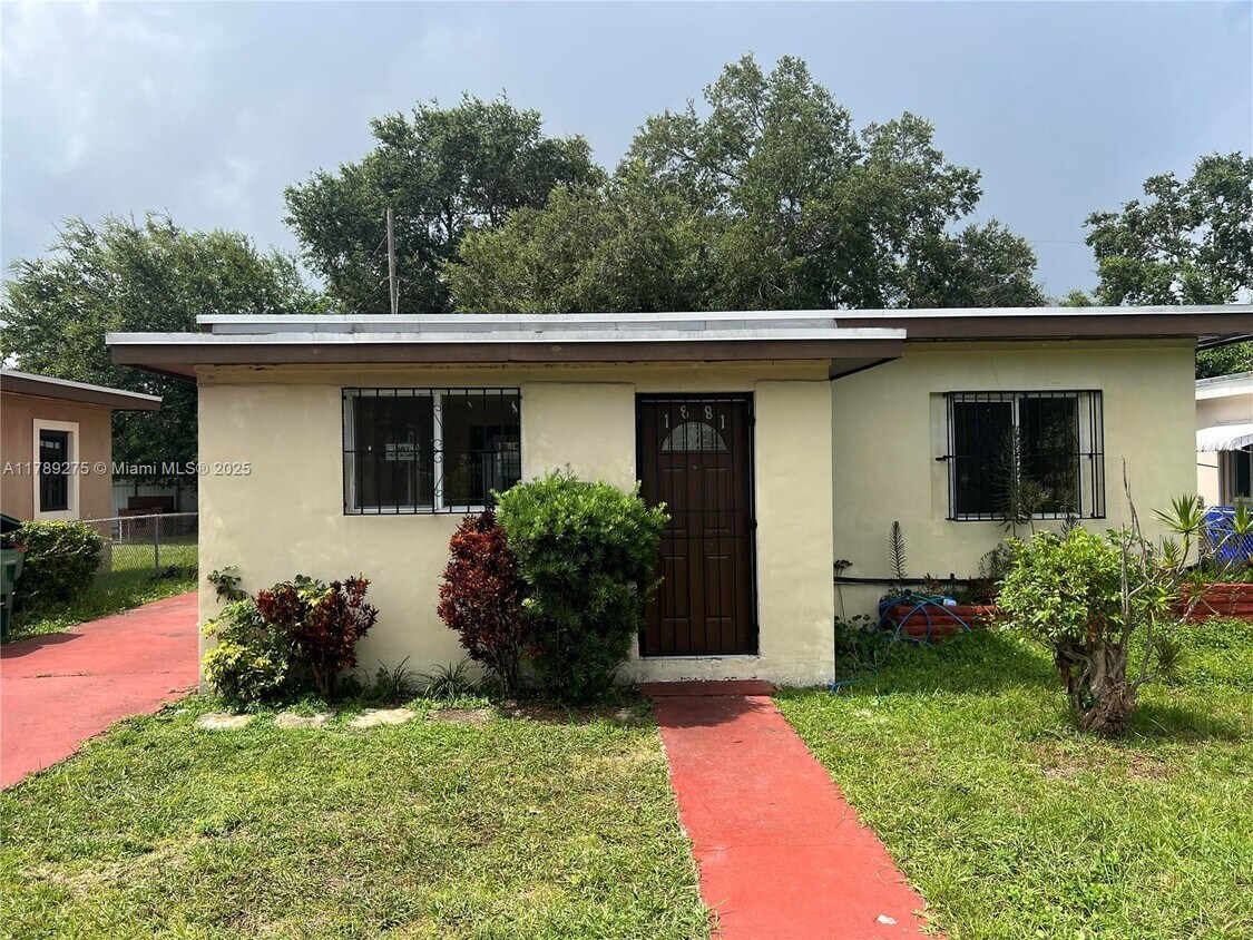 Foto principal - 1881 NW 52nd St