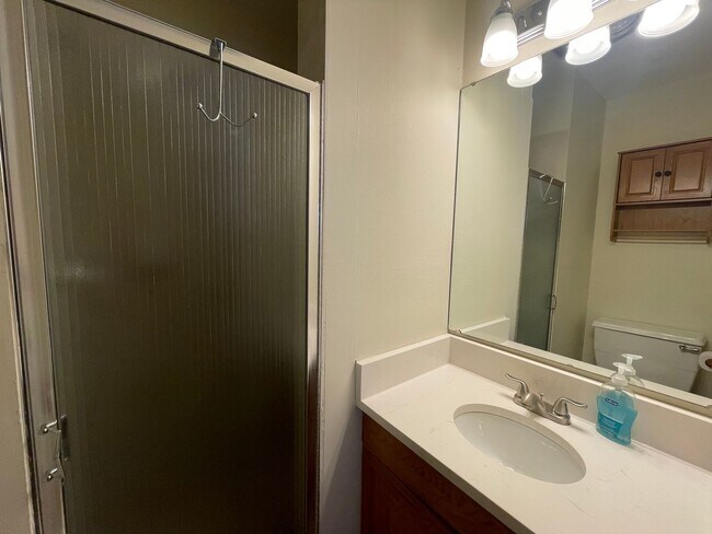 Building Photo - 63 Lori Ln