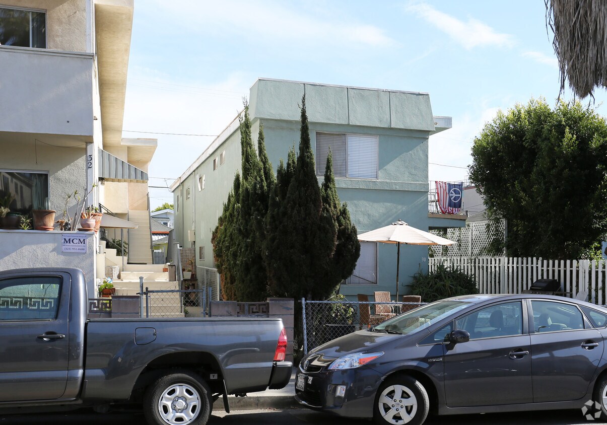 30 Rose Ave, Venice, CA 90291 Apartments in Venice, CA