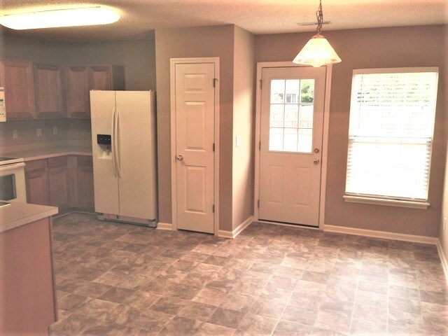 Building Photo - 4993 Harthill Avenue