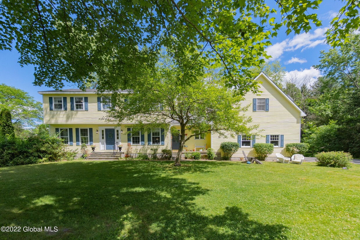 2110 Cayuga Ct, Niskayuna, NY 12309 House Rental in Niskayuna, NY