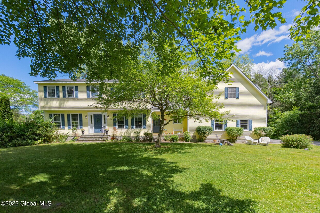 2110 Cayuga Ct, Niskayuna, NY 12309 House Rental in Niskayuna, NY