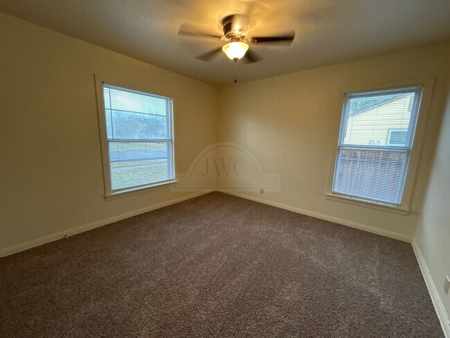 Foto del edificio - 1206 Culp Ave