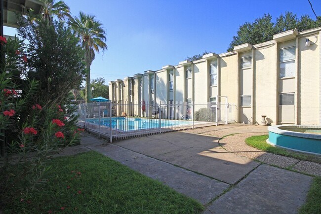 Foto del edificio - 1000 Heights Blvd