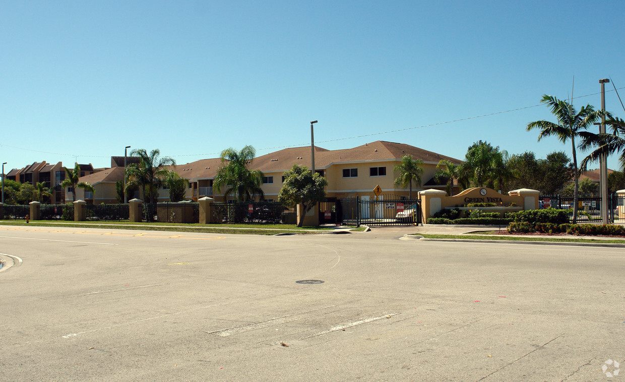 18100 NW 68th Avenue - Green Vista Apartments