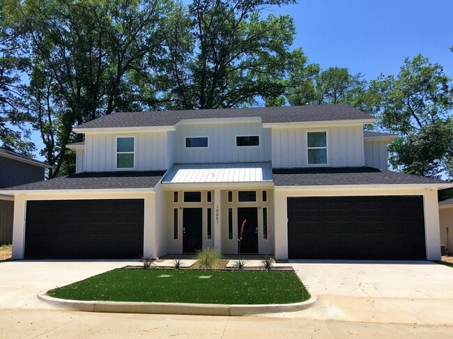 Building Photo - 10661 Brothers Ln