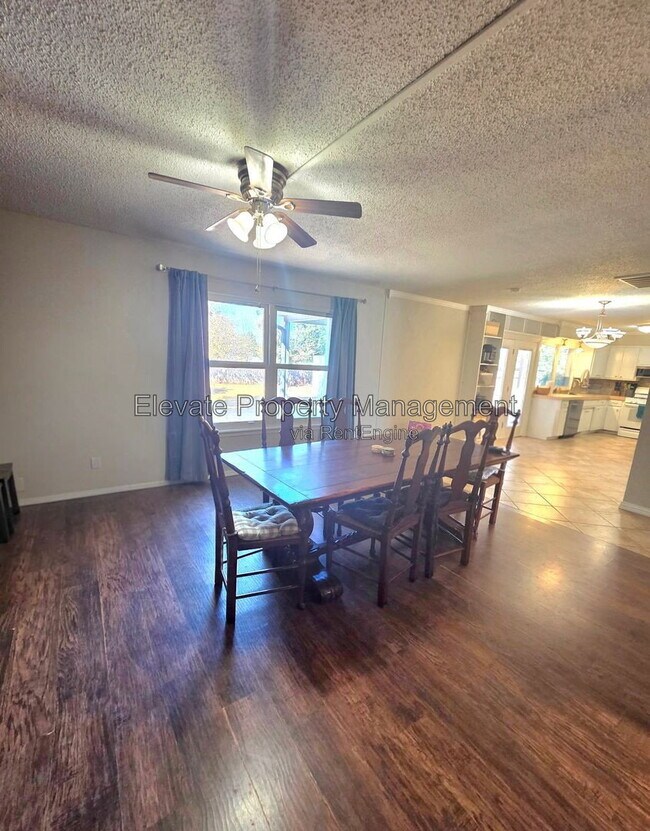 Foto del edificio - 4225 Clendon Way