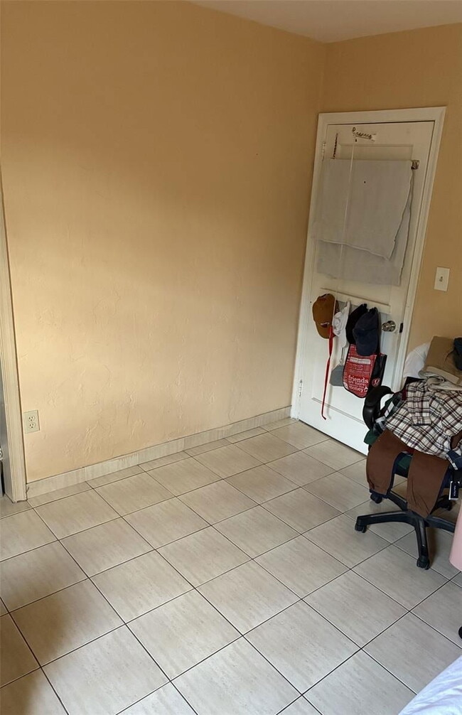 Foto del edificio - 10335 NW 26th Ave