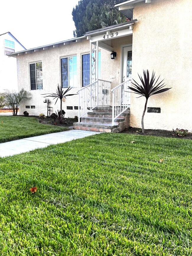 Foto del edificio - Single Family. 3-bed Home - Desireable Neighborhood!