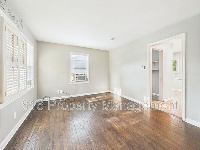 Foto del edificio - 6149 Agnes Ave