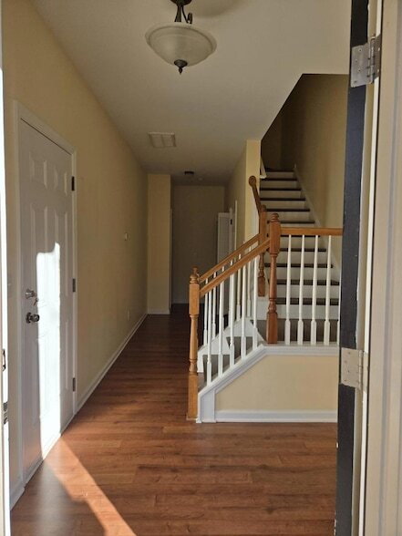 Foto del edificio - 120 Linden Park Ln