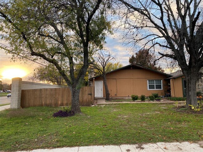 Foto del edificio - 10307 Burmaster Ln