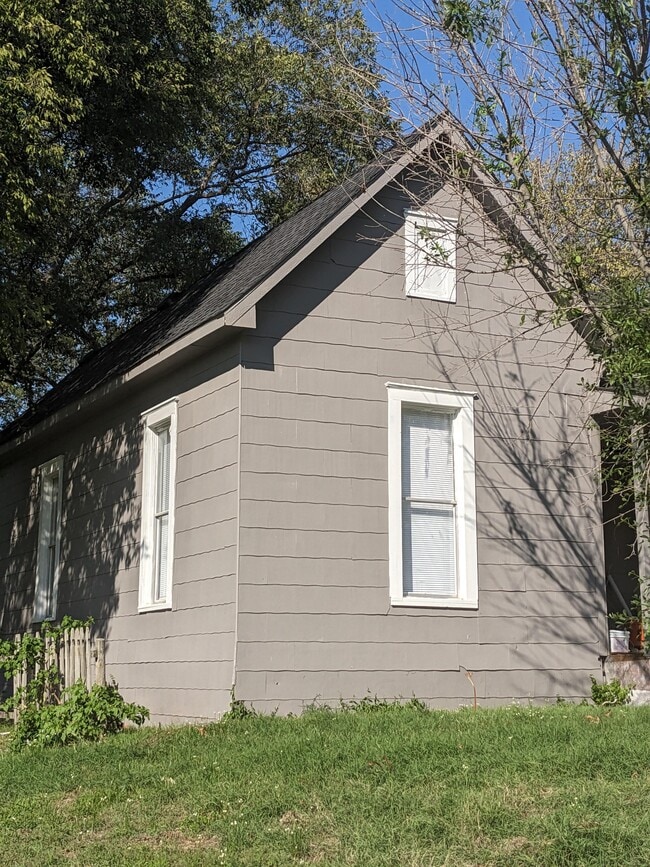 Building Photo - 225 W Monterey St