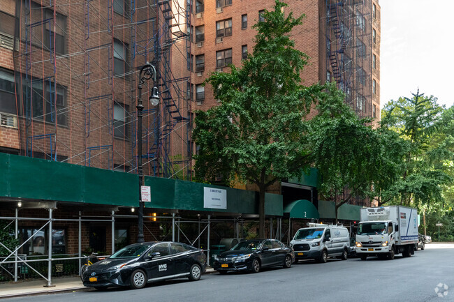 Foto del edificio - Two Tudor City Place