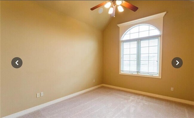 Building Photo - 2626 S Everest Ave