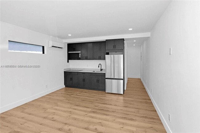 Building Photo - 419 78th St