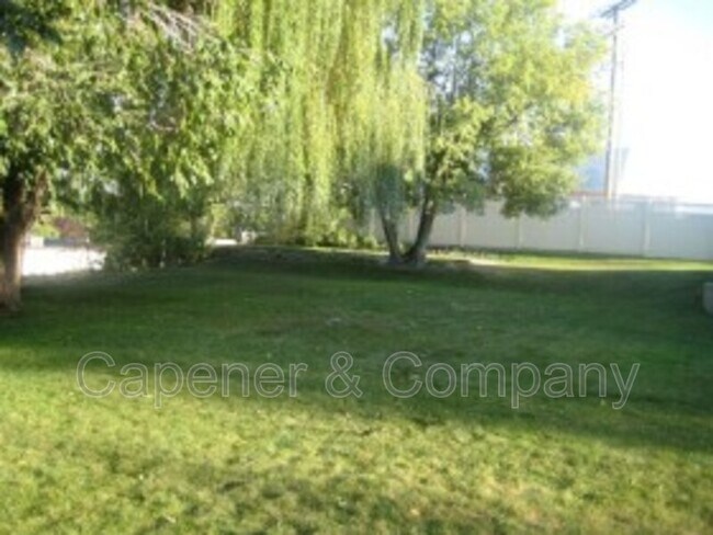 Building Photo - 50 N 200 E